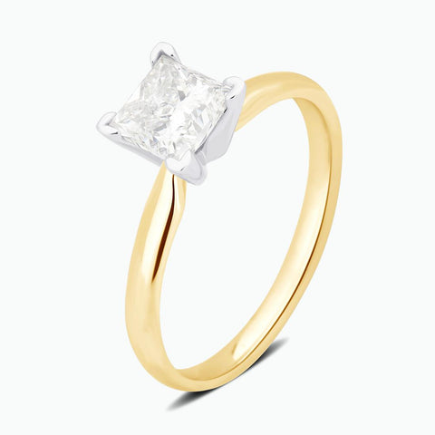 PRINCESS CUT DIAMOND RING