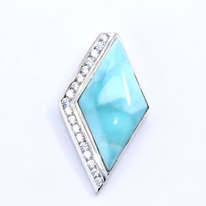 STUNNING RHOMBUS SHAPE LARIMAR SLIDER
