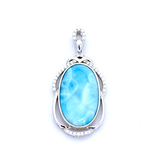 STUNNING LARIMAR OVAL PENDANT