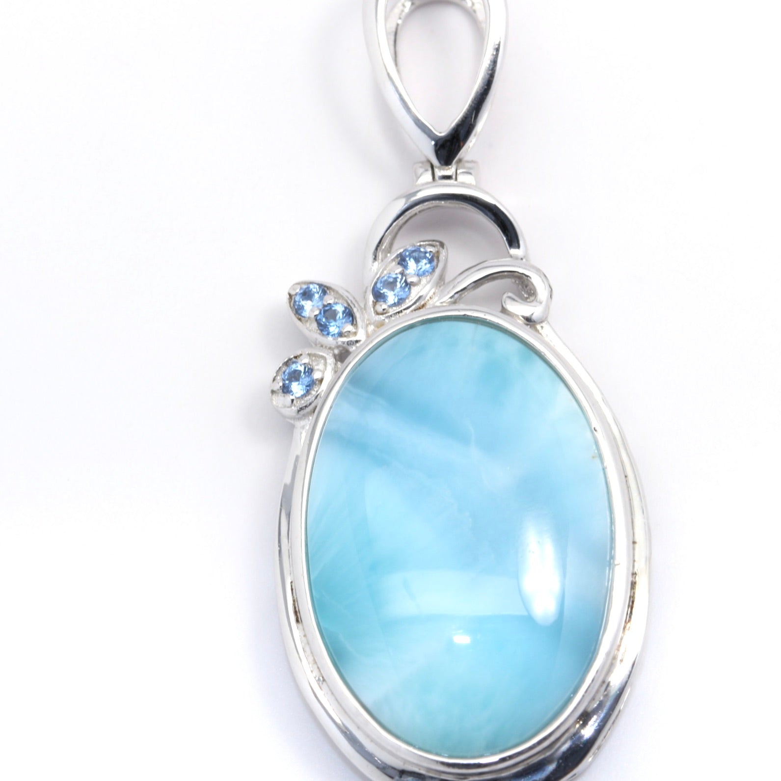 GORGEOUS OVAL LARIMAR PENDANT