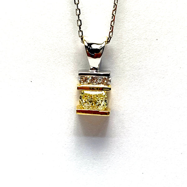 NATURAL YELLOW DIAMOND PENDANT