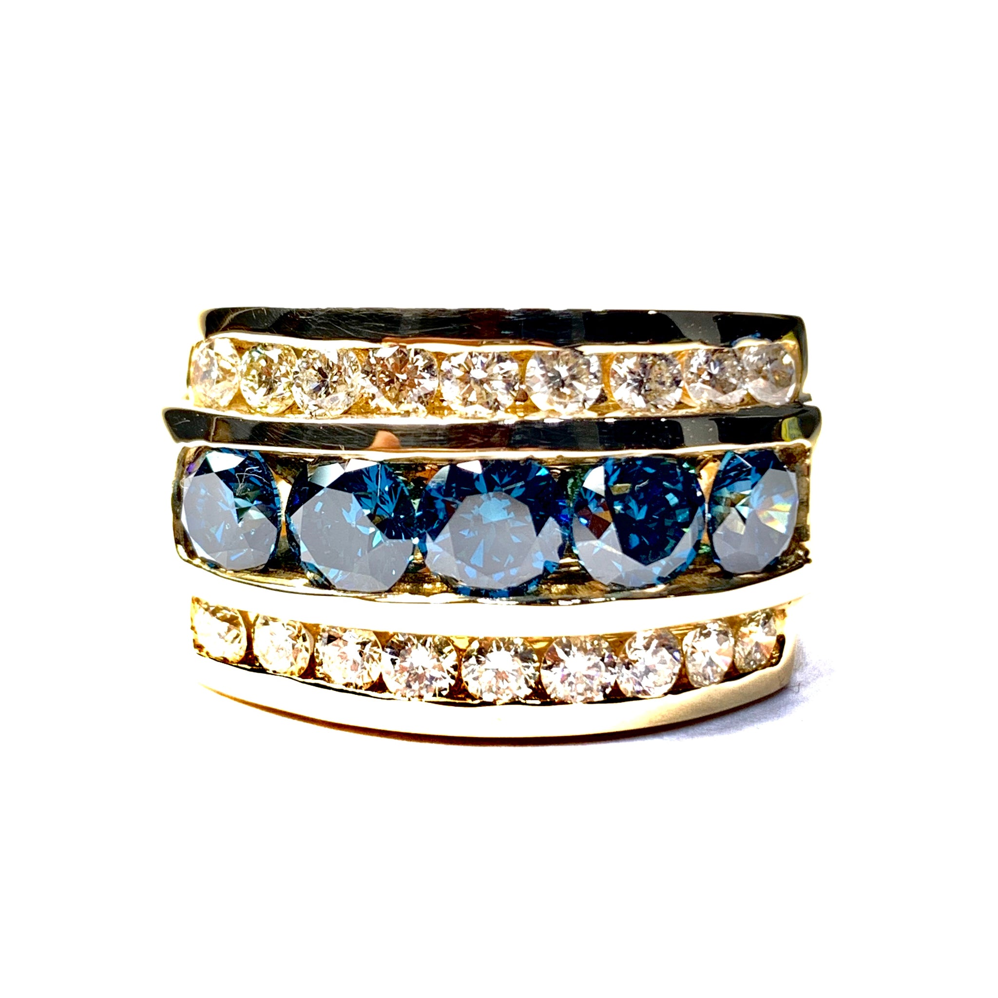 MEN’S BLUE AND WHITE DIAMOND RING