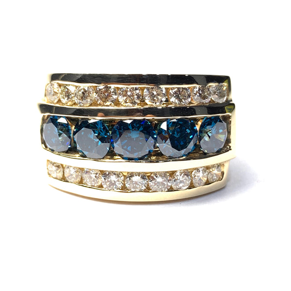 MEN’S BLUE AND WHITE DIAMOND RING