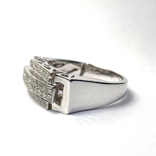 MEN’S DIAMOND RING