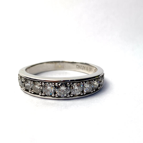 MEN’S DIAMOND RING