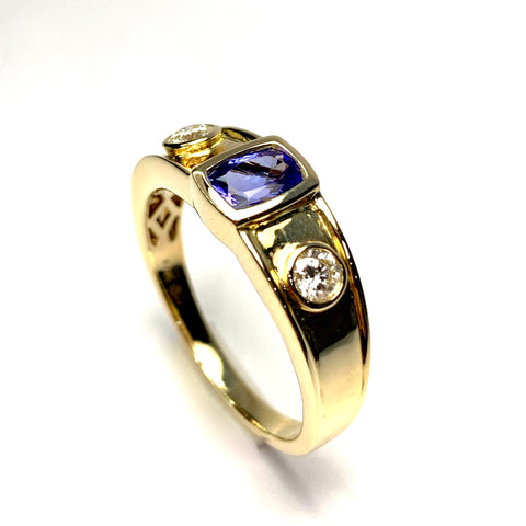 MEN’S TANZANITE RING