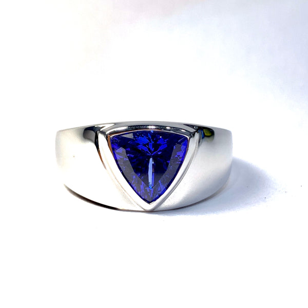 MEN’S TANZANITE RING