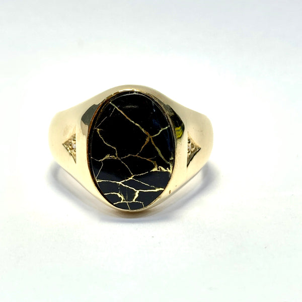 MEN’S BLACK GOLD IN QUARTZ RING