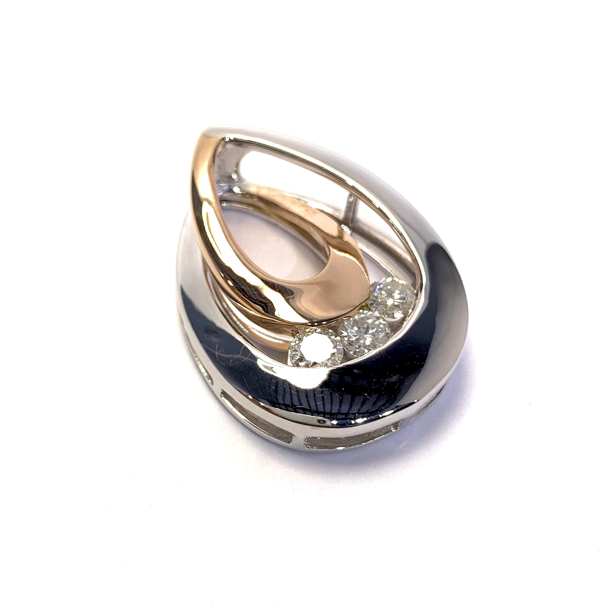 TWO TONE DIAMOND PENDANT