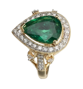 PEAR SHAPE EMERALD RING